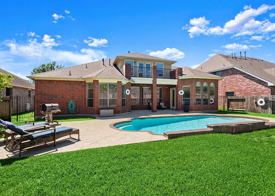 Summer is just around the corner... Awesome yard to enjoy with family and friends.