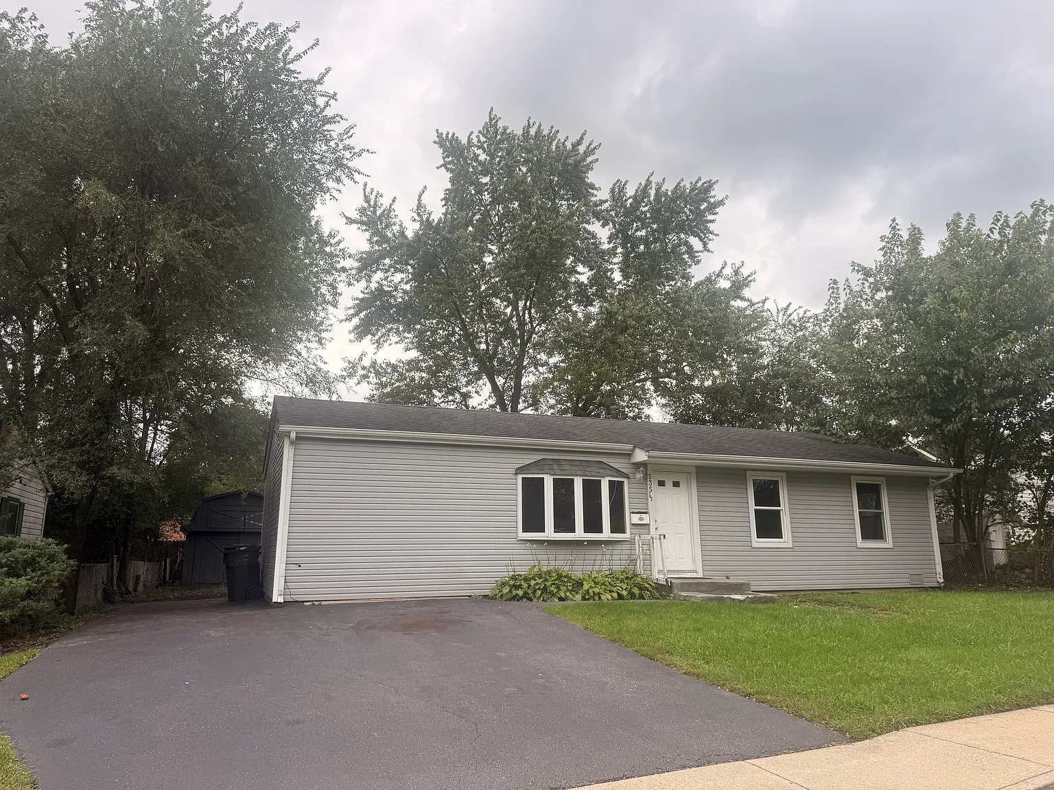 3 bed, 1200 sqft, $2,300 — Photo 2