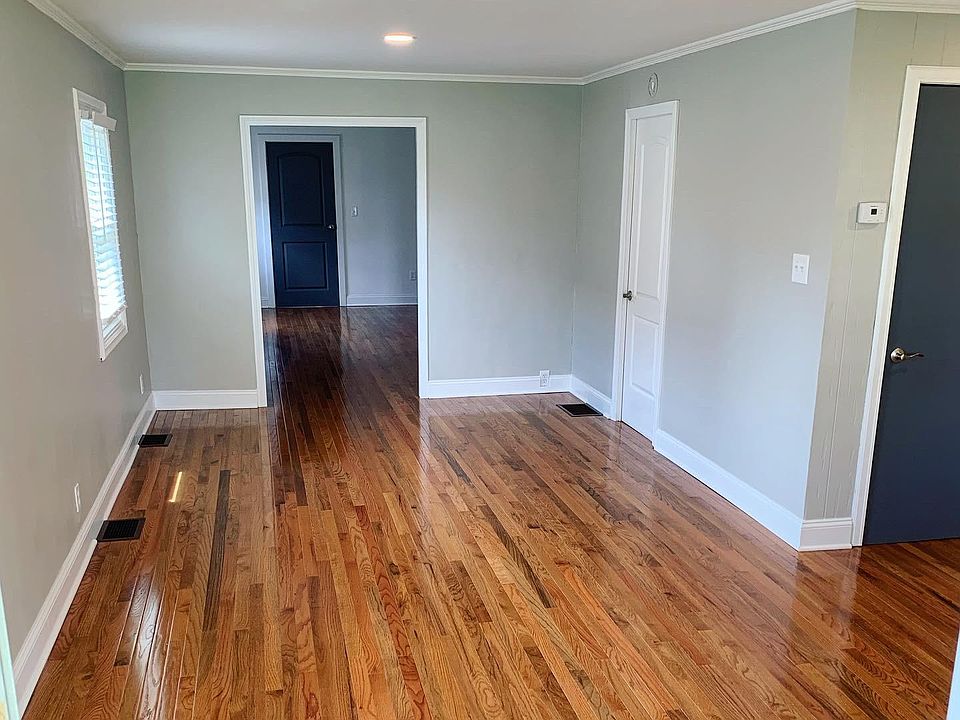1st image of 130 Tennyson Ter
