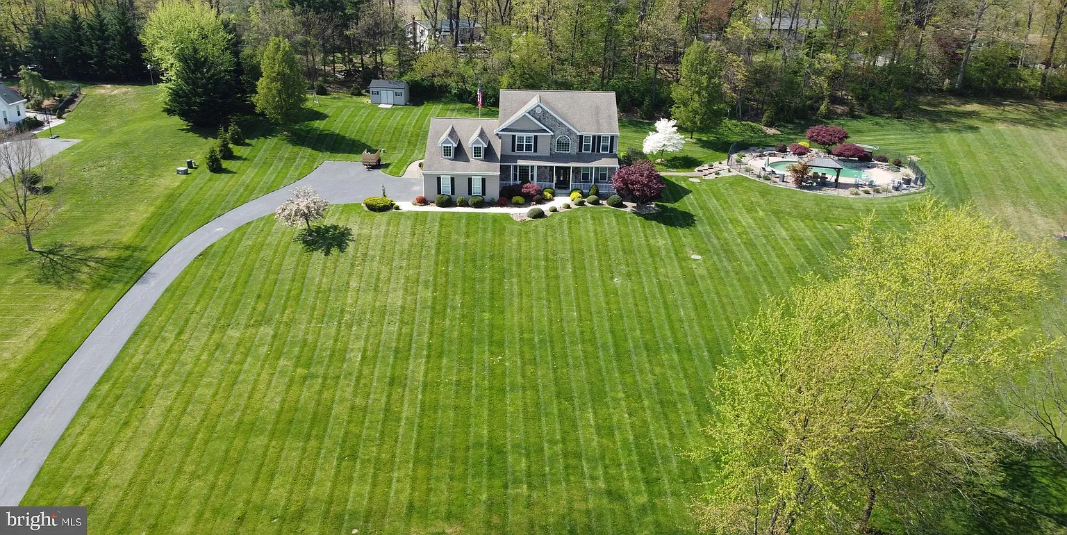 4528 Saratoga Ct photo 1