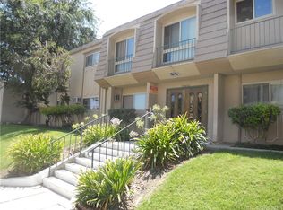 22050 Calvert St APT 16, Woodland Hills, CA 91367