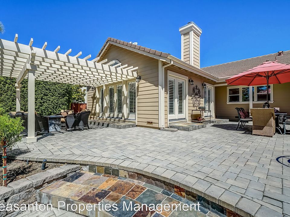 1st image of 609 Stevens Ct