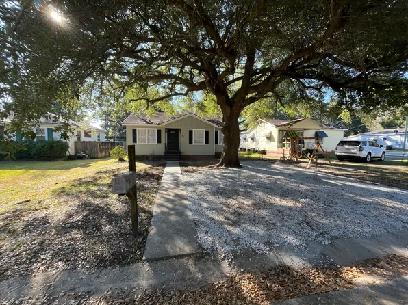 71 6th Ave, Chickasaw, AL 36611