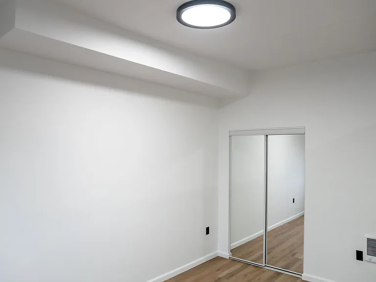 9301 Oakland Ave — Photo 18