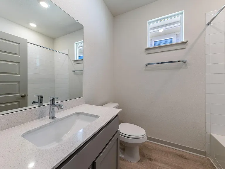 2416 Tucker Ln — Photo 12