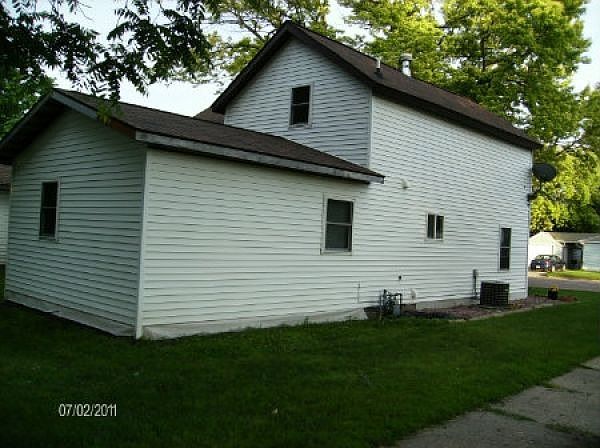 2nd image of 104 N Osborne St