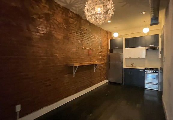2nd image of 1066 Putnam Ave #3A