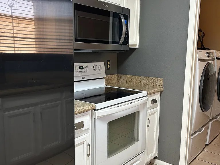 1991 E Colgate Dr — Photo 5