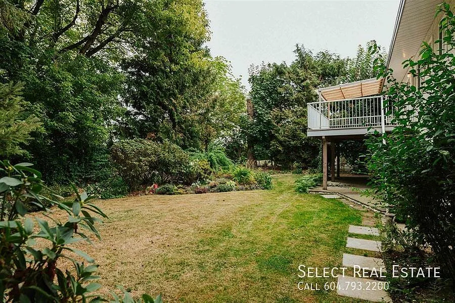 3 bed, 1.5 bath, 1261 sqft, $2,300 — Photo 2
