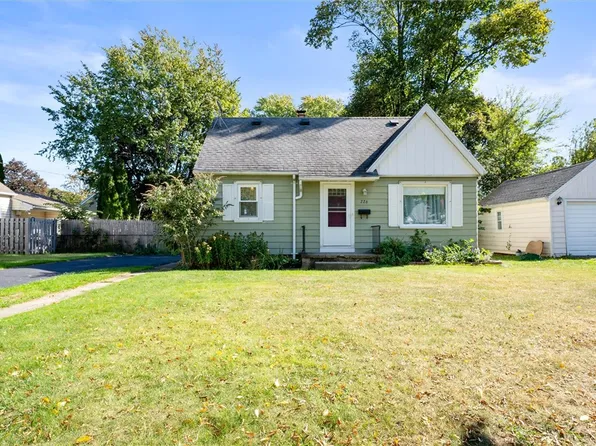226 Oakwood Rd, Rochester, NY 14616