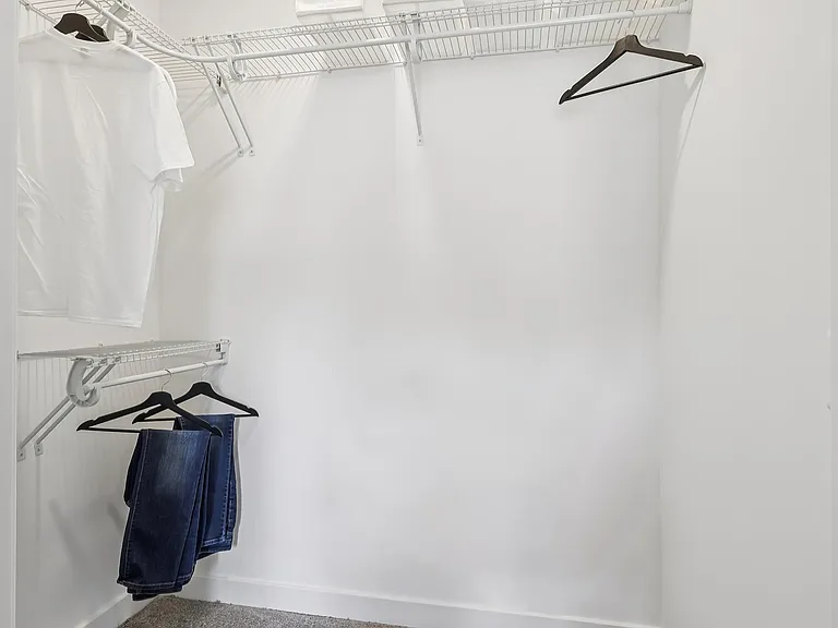 Nox Closet
