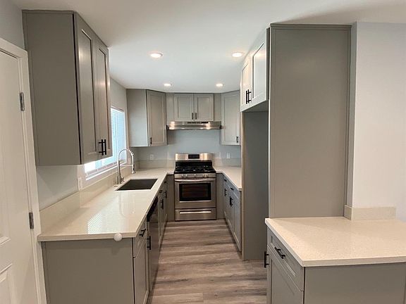 2nd image of 10620 1/2 Woodward Ave