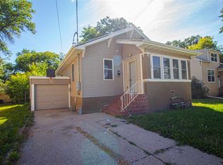 118 8th St NW, Minot, ND 58703