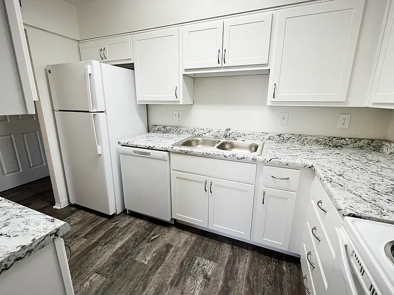 Indian Lookout Apartments — Photo 55