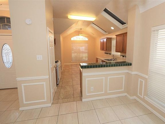 4th image of 1439 Clear Valley Dr
