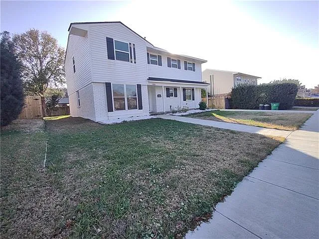 4 bed, 2.5 bath, 2270 sqft, $2,900 — Photo 2