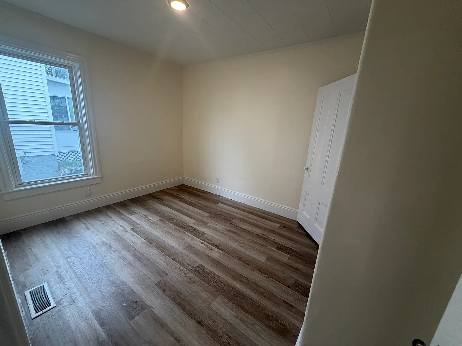 2 bed, 1.0 bath, 800 sqft, $2,000 — Photo 3