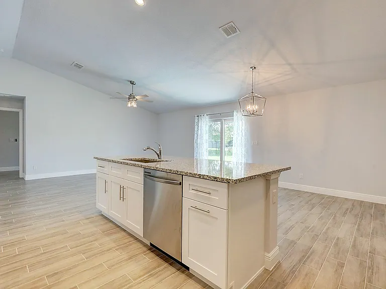 2352 SW Plum Ct — Photo 13