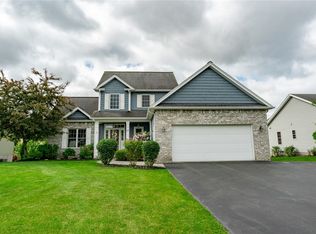 37 Peaceful Harbor Ln, Webster, NY 14580