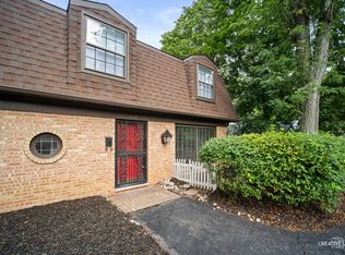 114 E Hillside Ave #114, Barrington, IL 60010