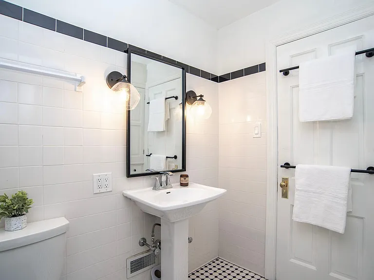 18694 Oak Dr — Photo 20