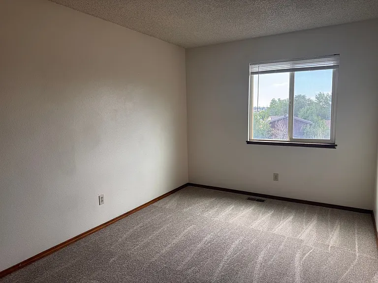 3827 Glenhurst St — Photo 17