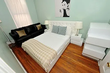 Rented by Eisenberg Exclusives