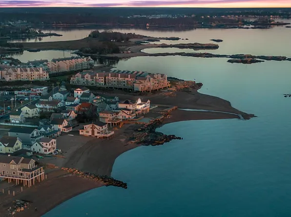 4 Jamaica Court, East Haven, CT 06512