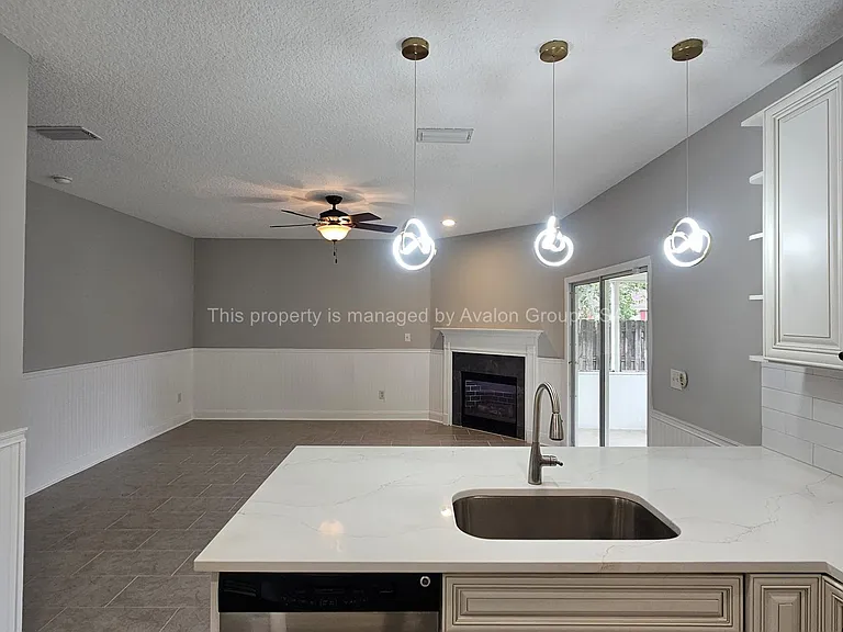 13983 Summer Breeze Dr — Photo 4