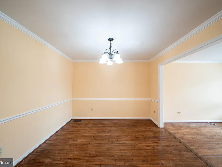 10168 Turnberry Pl — Photo 7