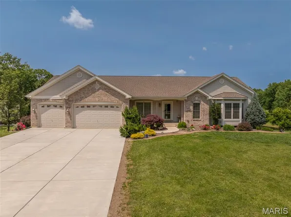 11400 Macs Cove Dr, Wright City, MO 63390