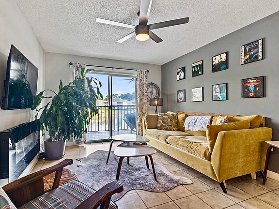 4th image of 1425 Teague Rd. #210