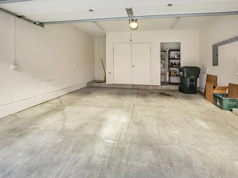 1213 Marcy Plz — Photo 21
