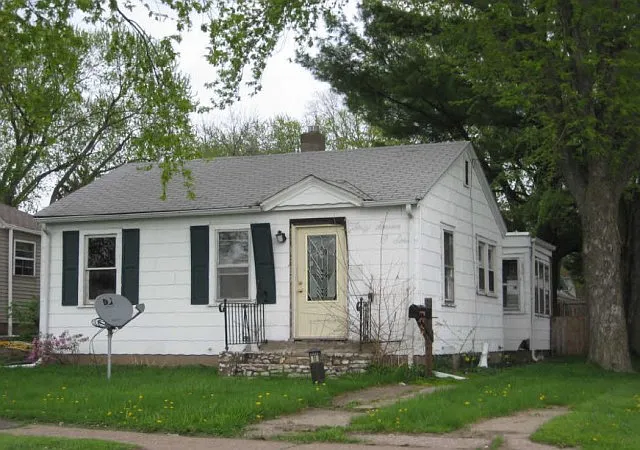 3707 N Division St photo 1