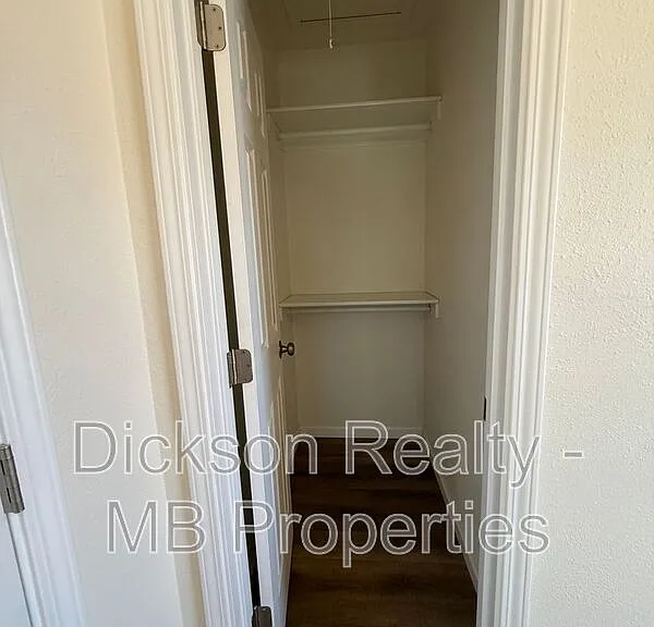 56 1/2 S Wells Ave #1 — Photo 9