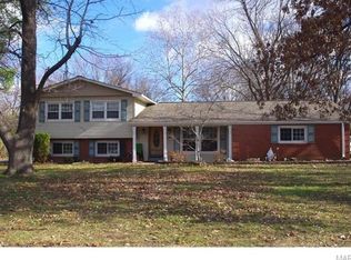 337 Hutchinson Rd, Ballwin, MO 63011