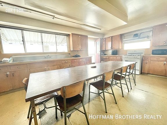 3rd image of 935 Grattan St #105