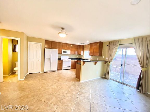 5th image of 8252 Wuthering Heights Ave