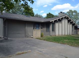 5722 SW 20th St, Topeka, KS 66604