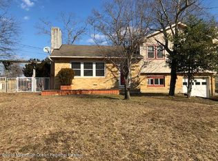 39 Locker St, Bayville, NJ 08721