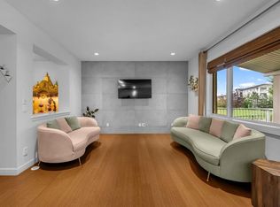 233 NW Cranarch Cmn SE, Calgary, AB T3M1M2