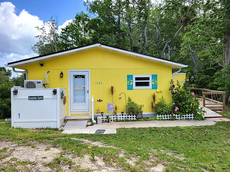 7222 Tropical Dr — Photo 4