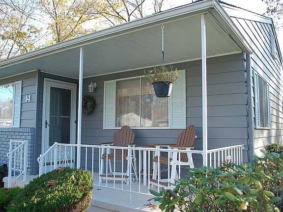 3rd image of 14 S Carolina Way