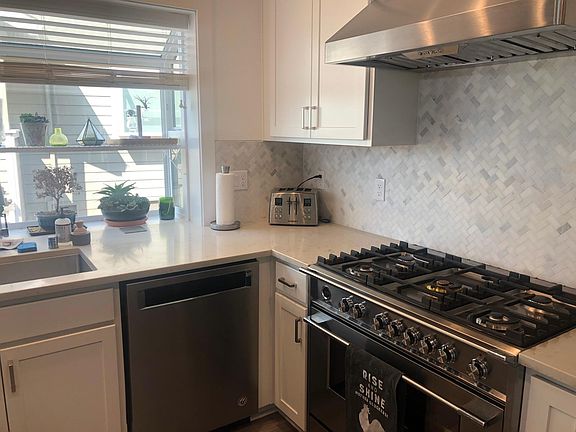 36" Dual fuel range.