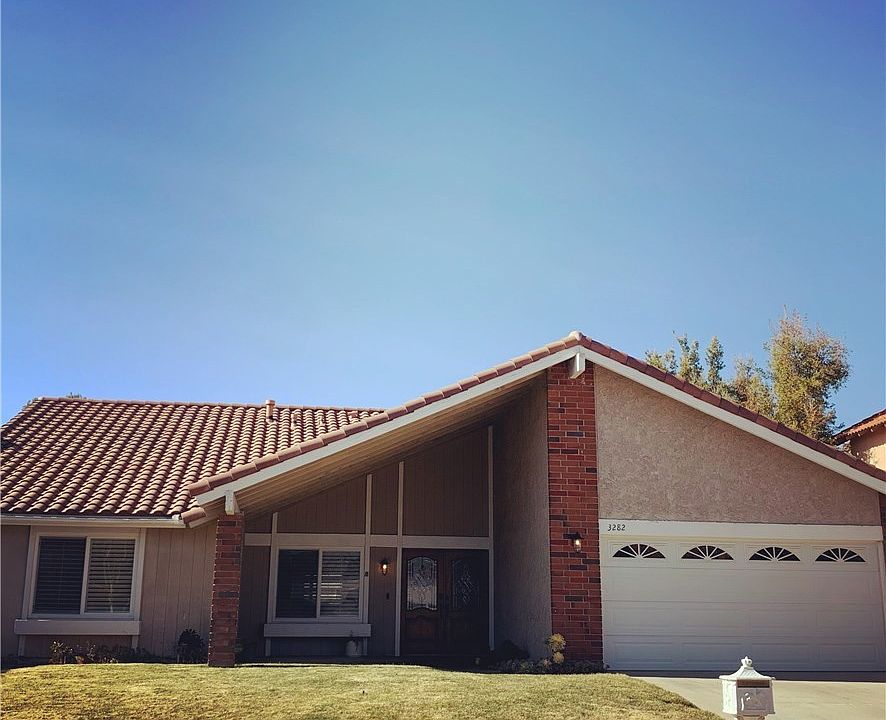 1st image of 3282 W Sierra Dr