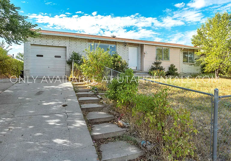 7367 W Jefferson Rd — Photo 1