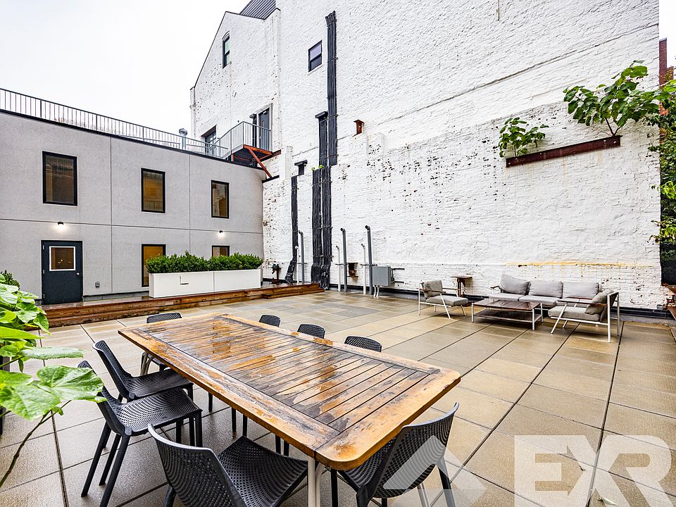1st image of 945 Bergen St #303