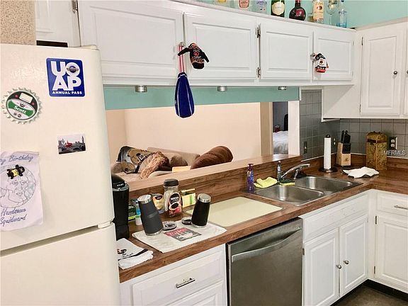5th image of 119 Wax Myrtle Dr