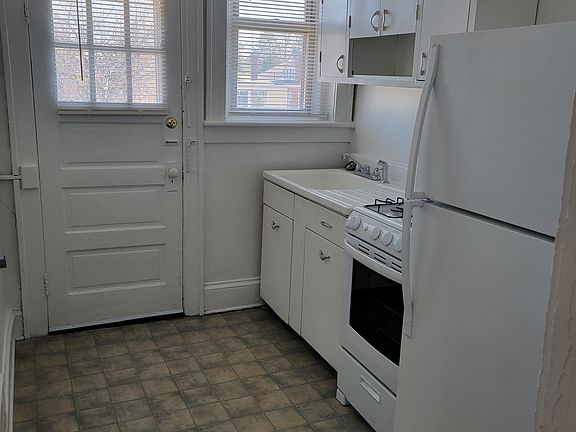 5th image of 1020 Claremont Ave APT 17C