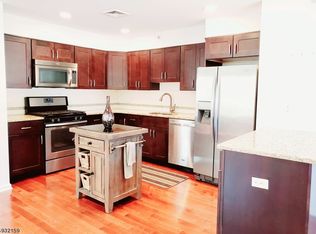 652 Main Rd, Towaco, NJ 07082